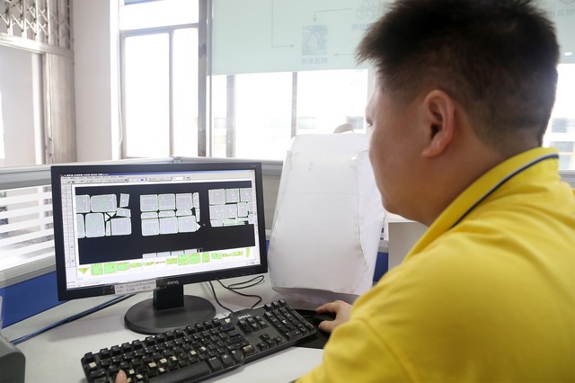 新宝gg科技背包定制.jpg 新宝gg科技背包定制.jpg